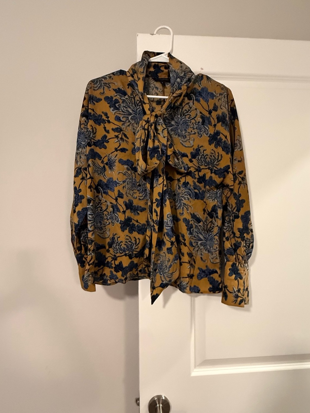 BANANA REPUBLIC Tie Bow Neck Blouse Mustard Floral Long Sleeve Shirt Sz S❤️ - Picture 2 of 9